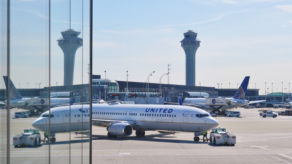 In Battle For Gates At Chicago O'Hare, Judge Sides With United Over American