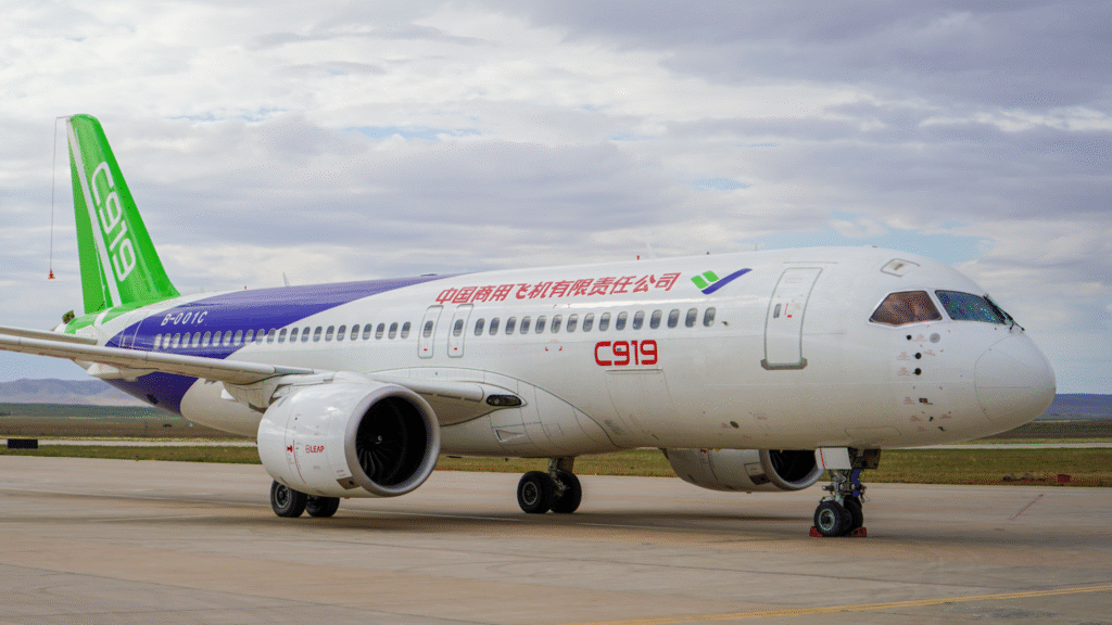 COMAC's Mixed Fortunes: Dubai Airshow Debut Prep & VietJet's C909 Cessation