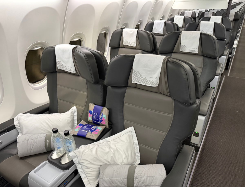 Icelandair 737 MAX Saga Premium Class: Lovely With The Right Expectations!