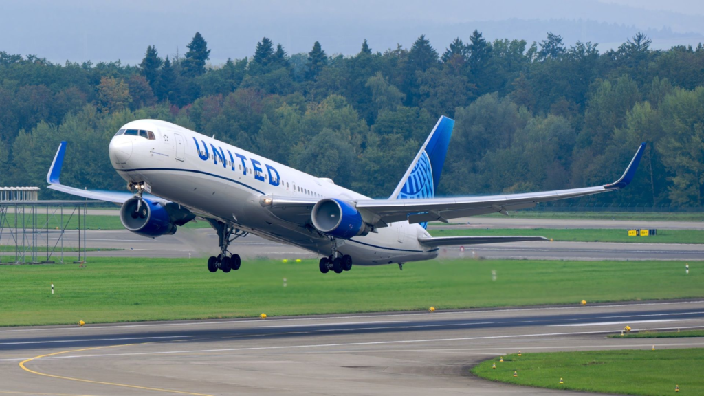 United Flight To Rome Returns After Passenger's Laptop Fell Into Cargo Hold