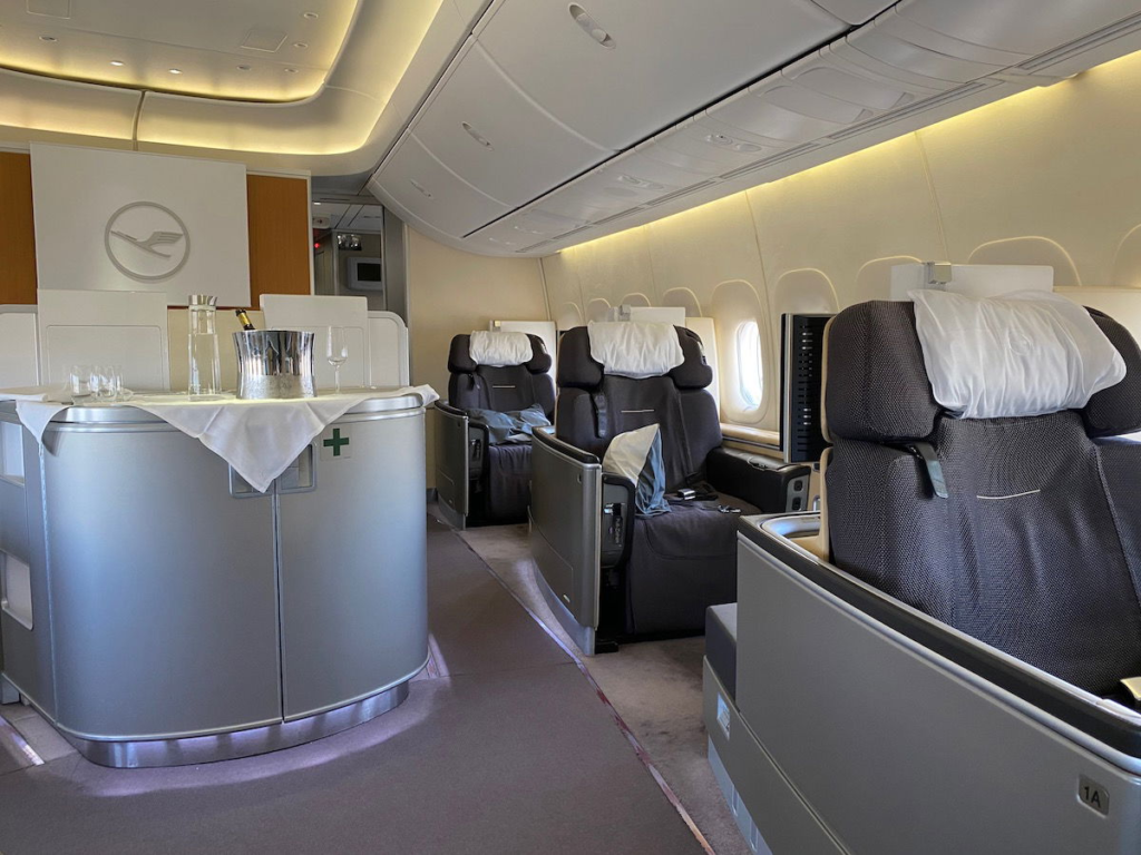 Which Routes Feature Lufthansa First Class? An Expanding Network!